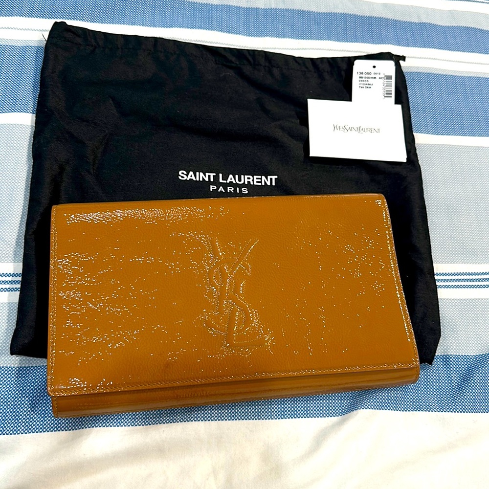 YSL clutch in tan brown, patent leather